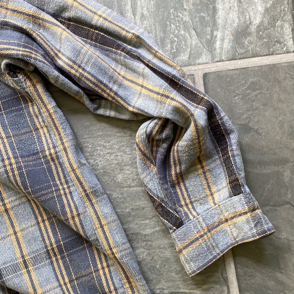 Carhartt Vintage Worn Men’s Flannel Button Down Shirt size Large - Picture 5 of 16